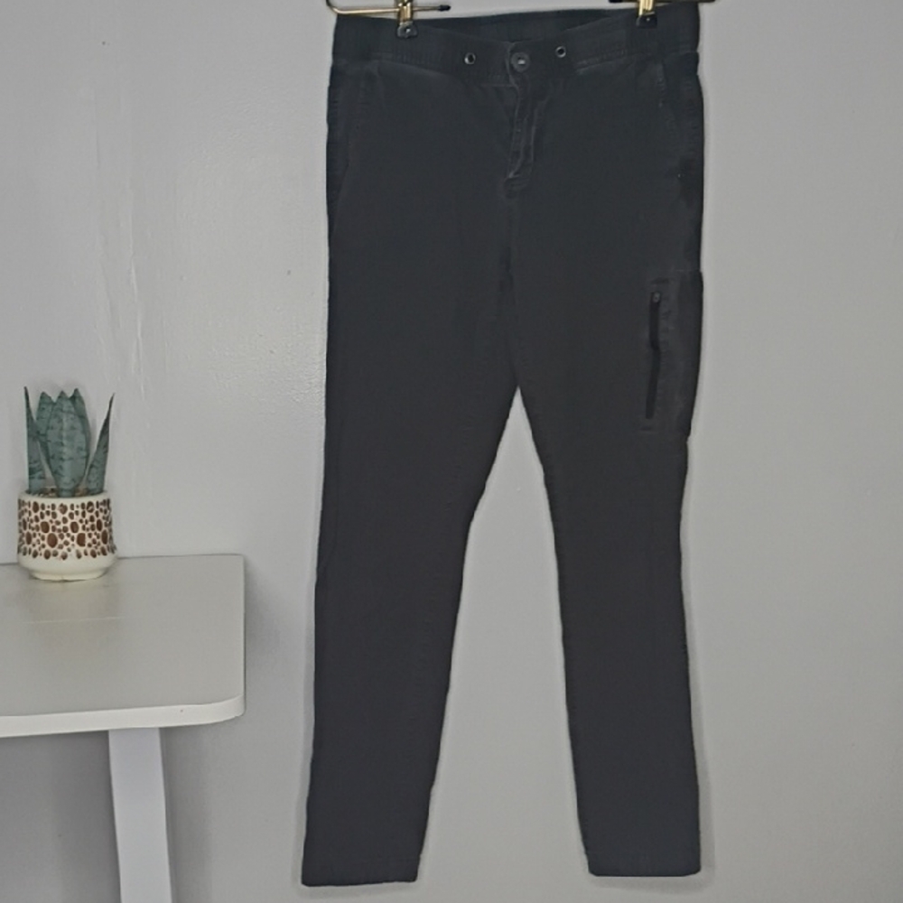 Vuori Women's Small Charcoal Ripstop Cropped Cargo Pants